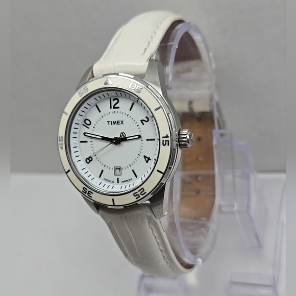 Womens Timex Premium Date Watch White Silver WR50M Rotating Bezel New Battery - Picture 2 of 12